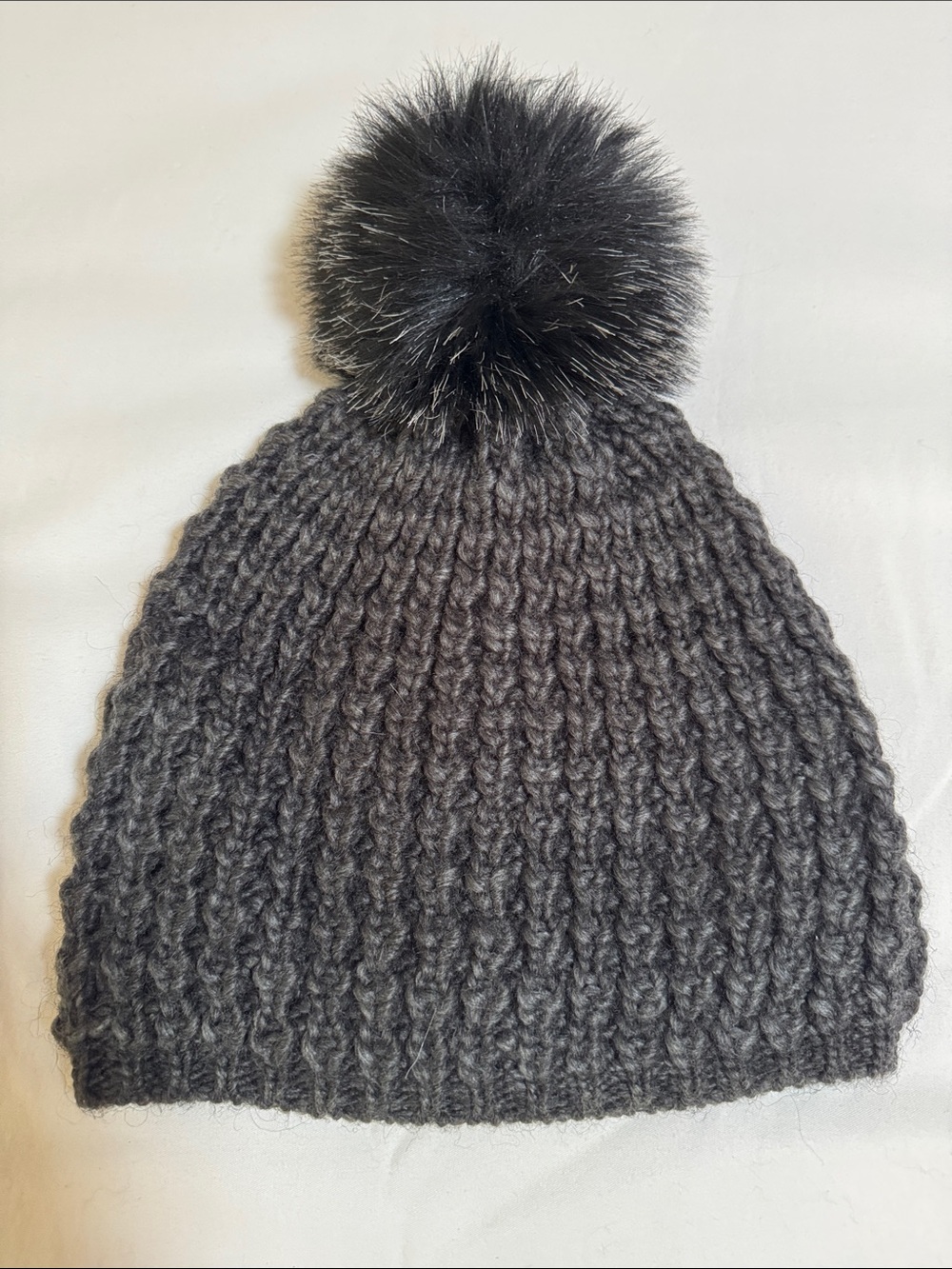 Cozy Women's Knit Pom Beanie - Charcoal Gray NWOT
